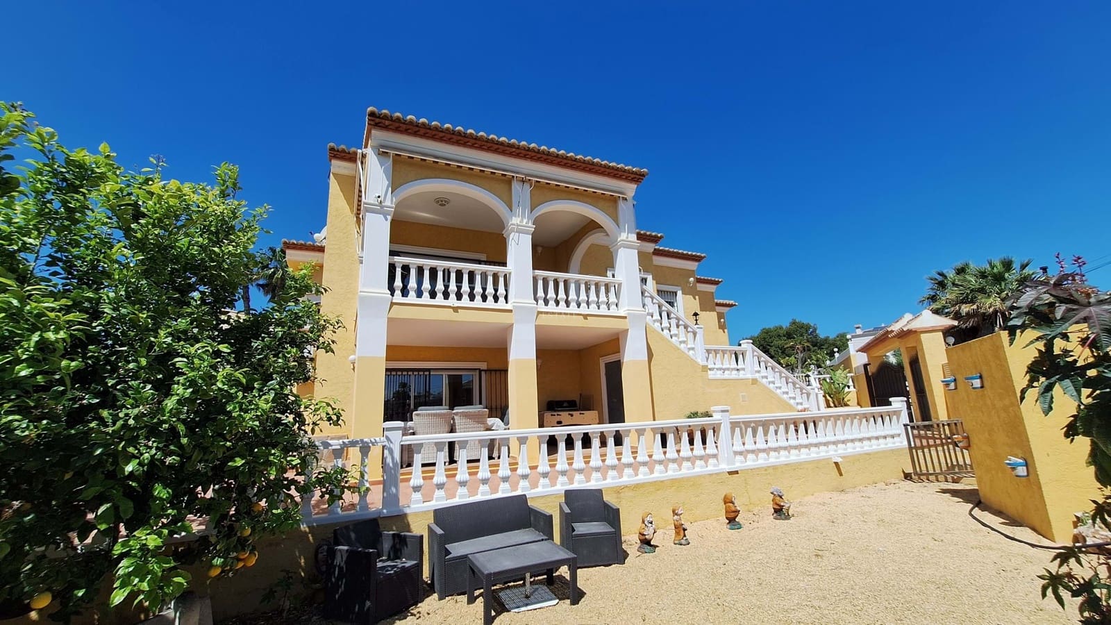 4 soverom Villa til salgs i Calpe / Calp med svømmebasseng garasje - € 750 000 (Ref: 9802977)
