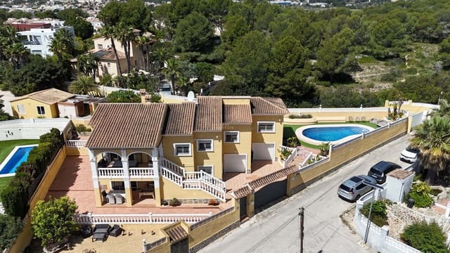 4 soverom Villa til salgs i Calpe / Calp med svømmebasseng garasje - € 750 000 (Ref: 9802977)