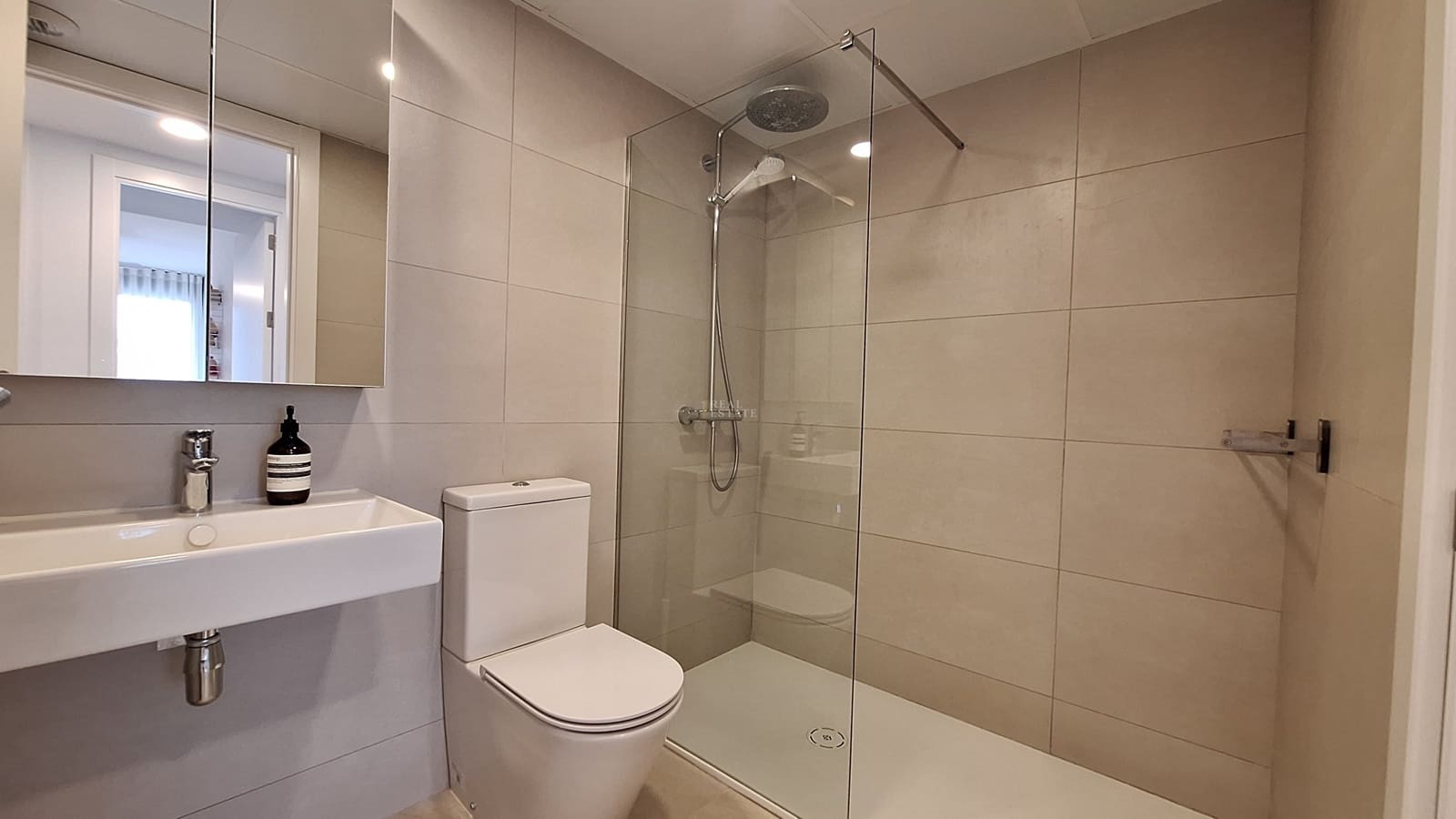 2 makuuhuone Huoneisto myytävänä paikassa Denia mukana uima-altaan 
autotalli - 450 000 € (Ref: 9805610)