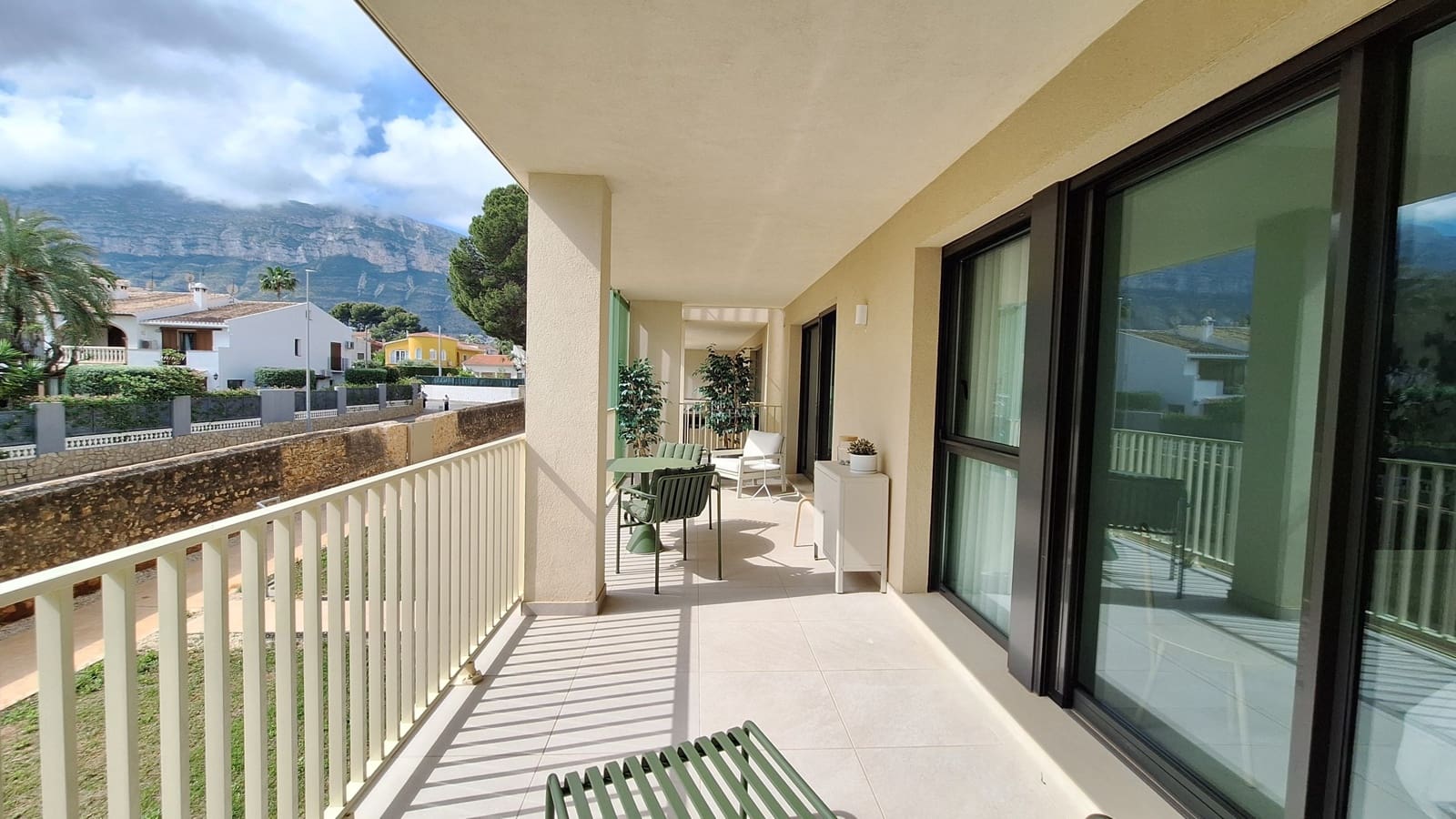 2 makuuhuone Huoneisto myytävänä paikassa Denia mukana uima-altaan 
autotalli - 450 000 € (Ref: 9805610)