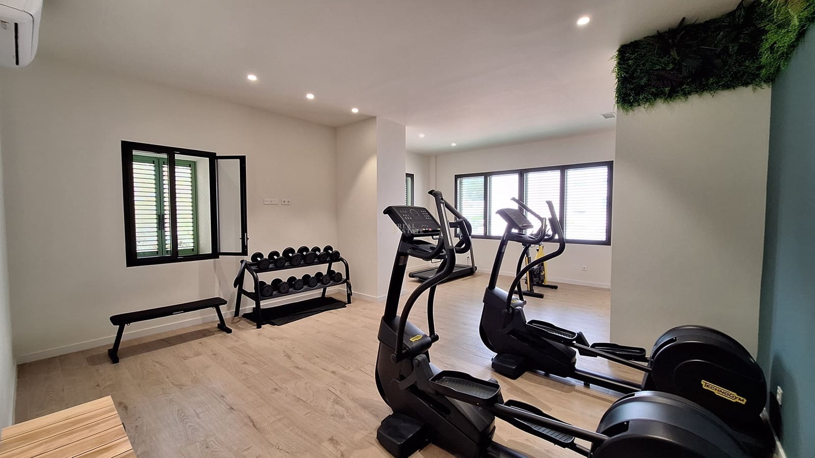 2 makuuhuone Huoneisto myytävänä paikassa Denia mukana uima-altaan 
autotalli - 450 000 € (Ref: 9805610)