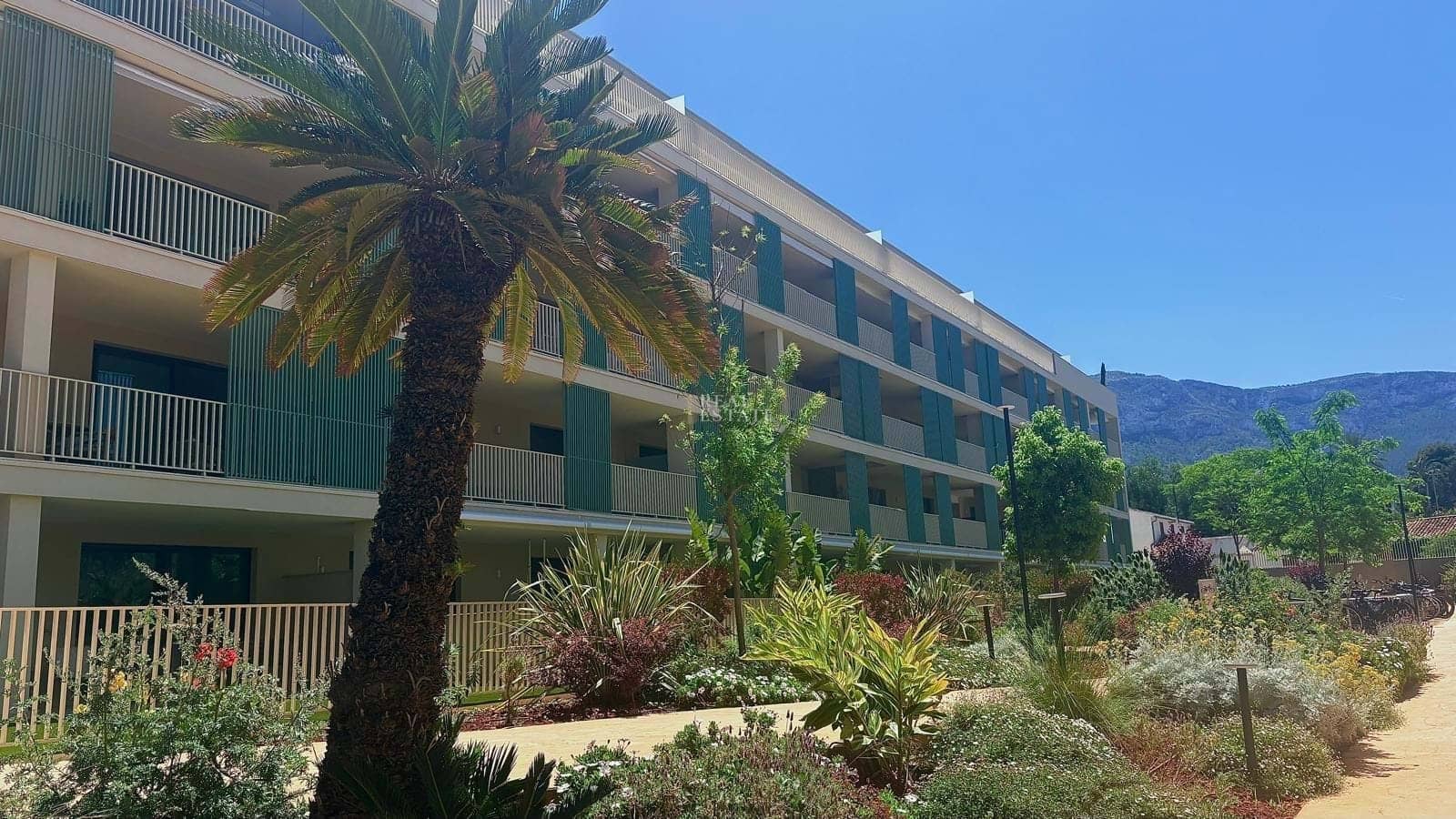 2 bedroom Apartment for sale in Denia with pool garage - € 450,000 (Ref: 9805610)