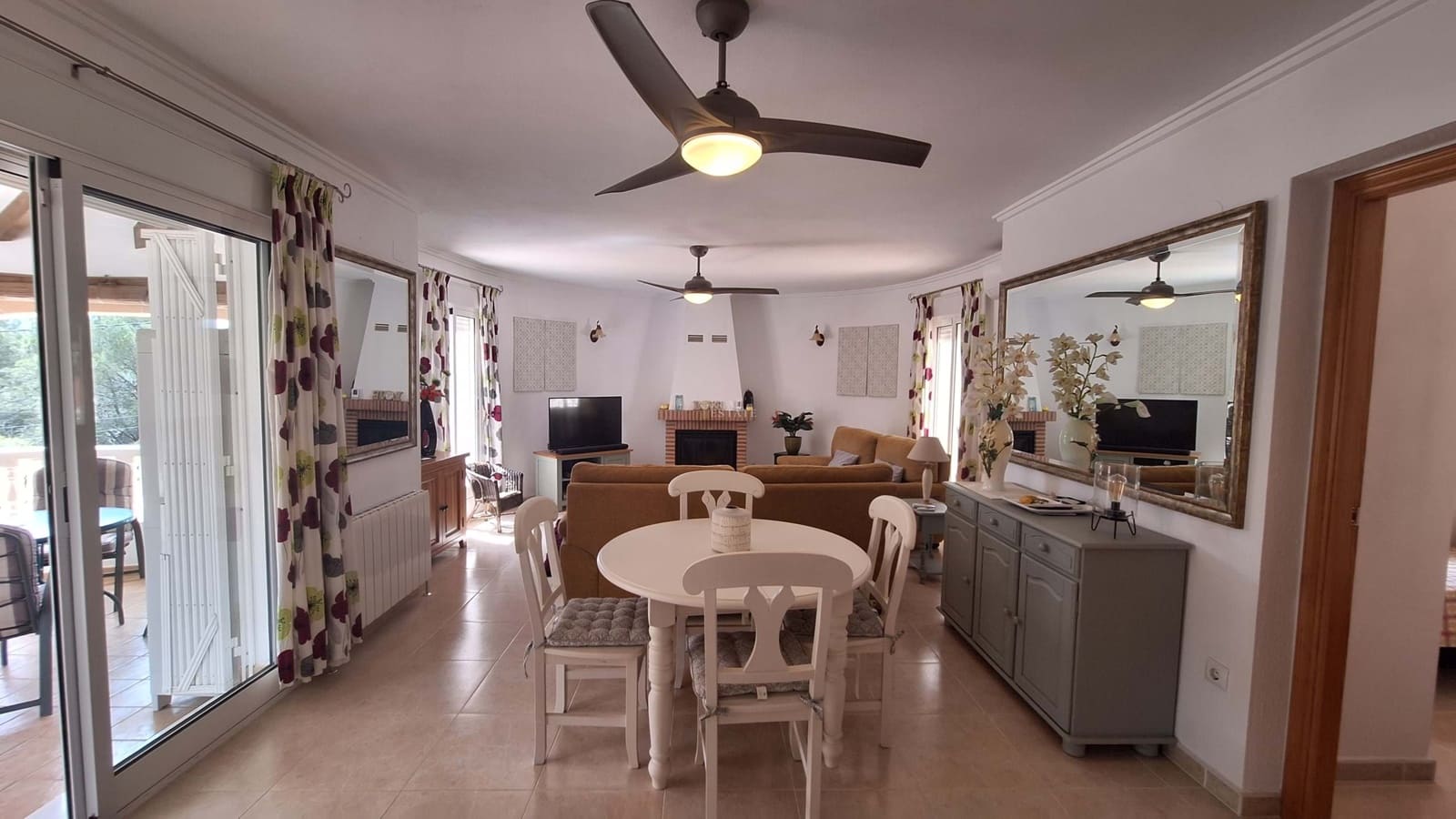 3 soveværelse Villa til salg i La Font d'En Carros med swimmingpool - € 345.000 (Ref: 9819639)