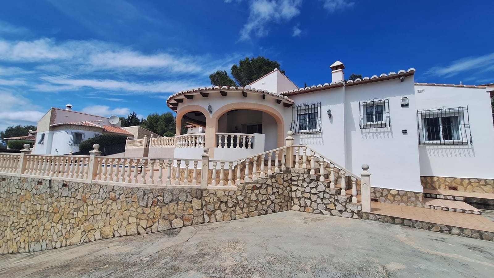 3 soveværelse Villa til salg i La Font d'En Carros med swimmingpool - € 345.000 (Ref: 9819639)