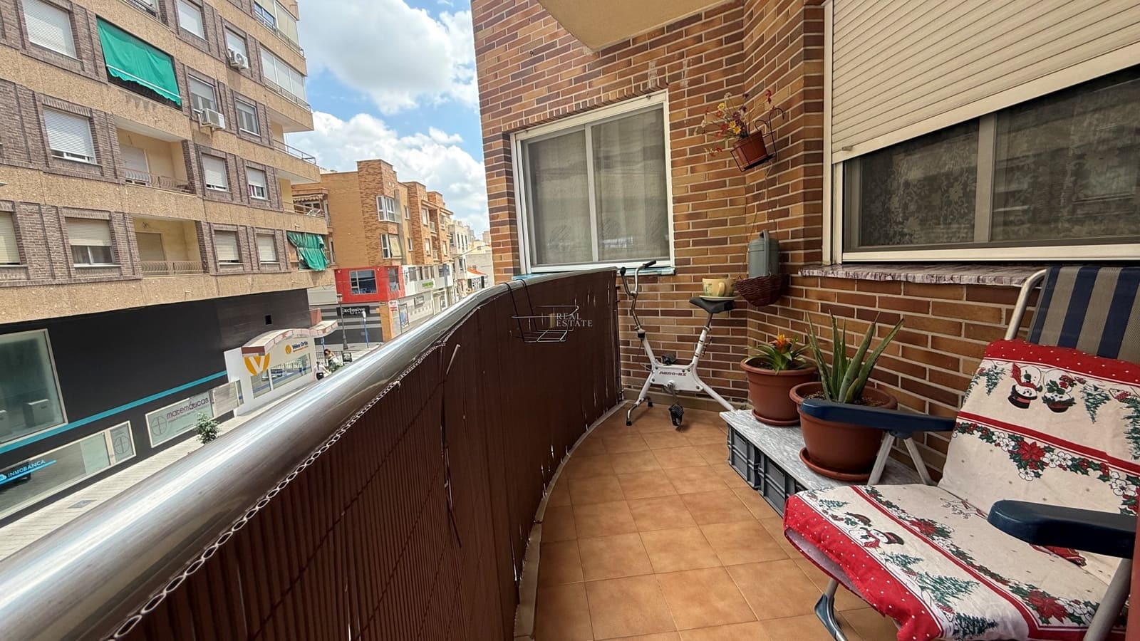 5 bedroom Apartment for sale in Molina de Segura with garage - € 240,000 (Ref: 9823788)