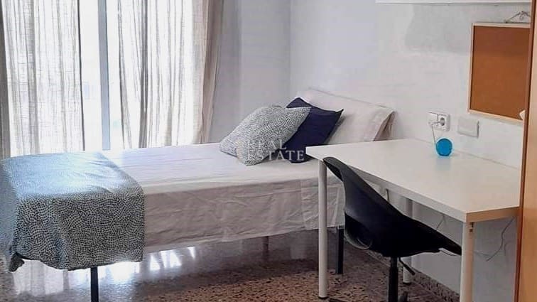 3 bedroom Apartment for sale in Elche / Elx with garage - € 218,000 (Ref: 9824085)