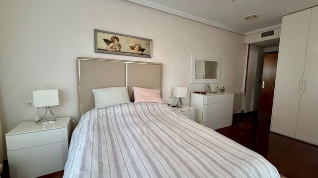 4 bedroom Apartment for sale in Murcia city with garage - € 620,000 (Ref: 9830473)