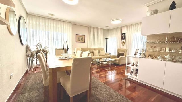 4 bedroom Apartment for sale in Murcia city with garage - € 620,000 (Ref: 9830473)