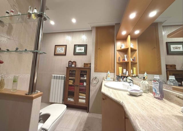 4 bedroom Apartment for sale in Murcia city with garage - € 620,000 (Ref: 9830473)