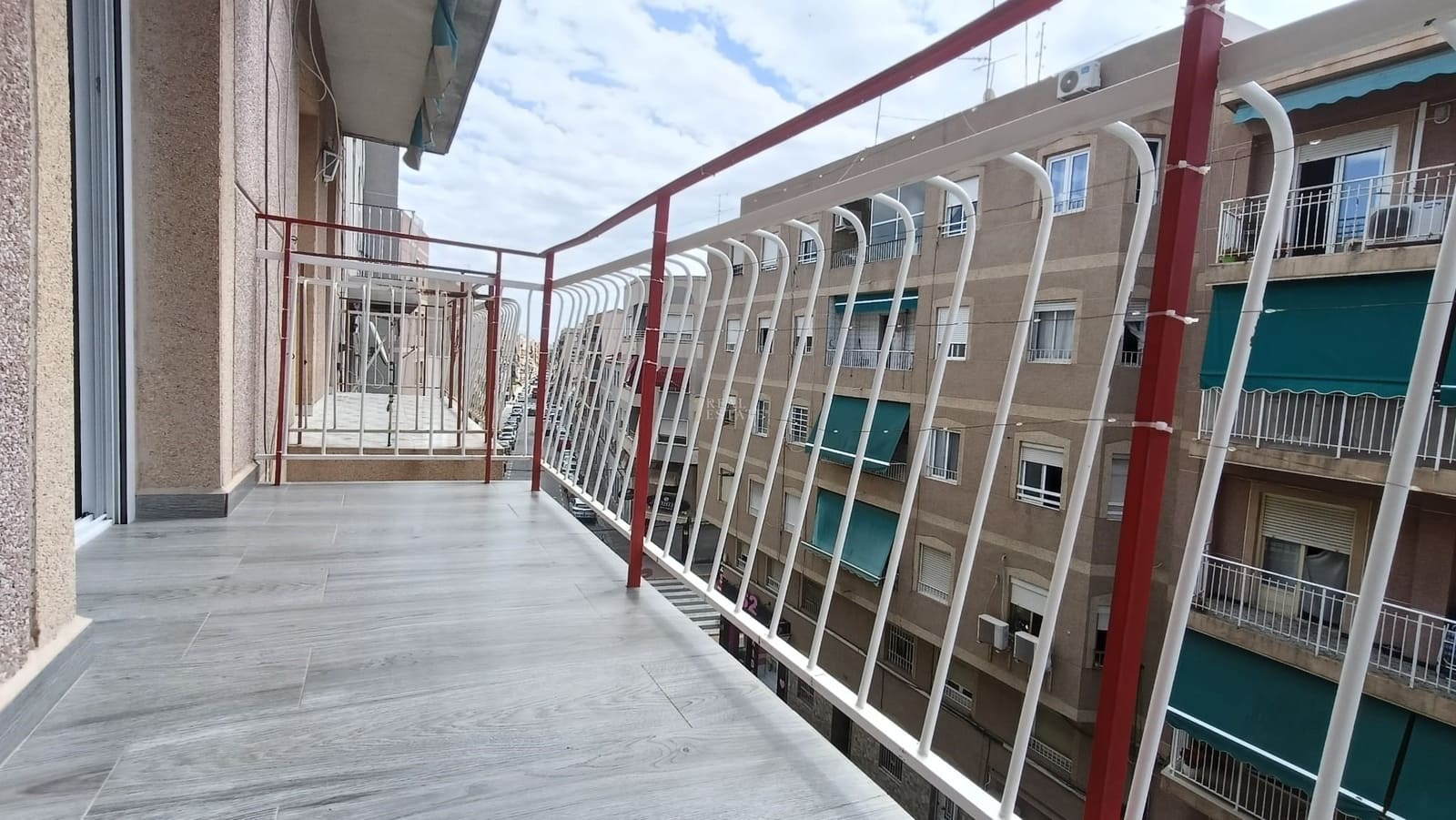 3 makuuhuone Huoneisto myytävänä paikassa Elche / Elx - 195 000 € (Ref: 9834122)