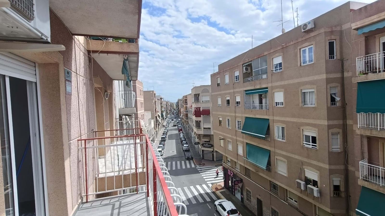 3 makuuhuone Huoneisto myytävänä paikassa Elche / Elx - 195 000 € (Ref: 9834122)