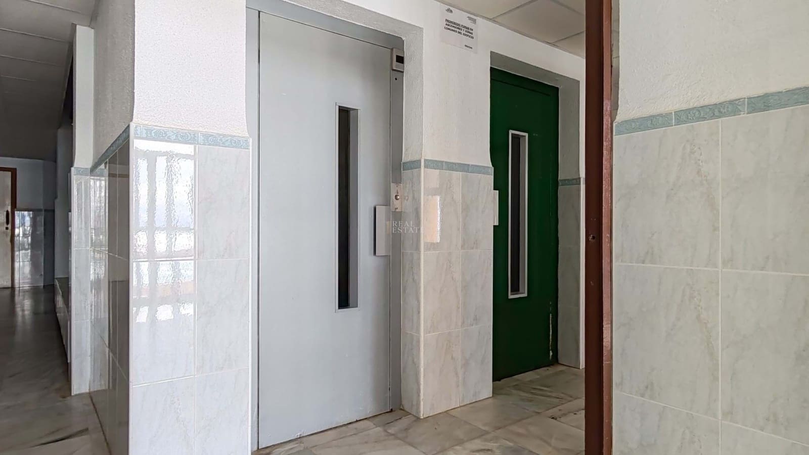 1 chambre Appartement à vendre à La Manga del Mar Menor avec piscine garage - 125 000 € (Ref: 9844038)
