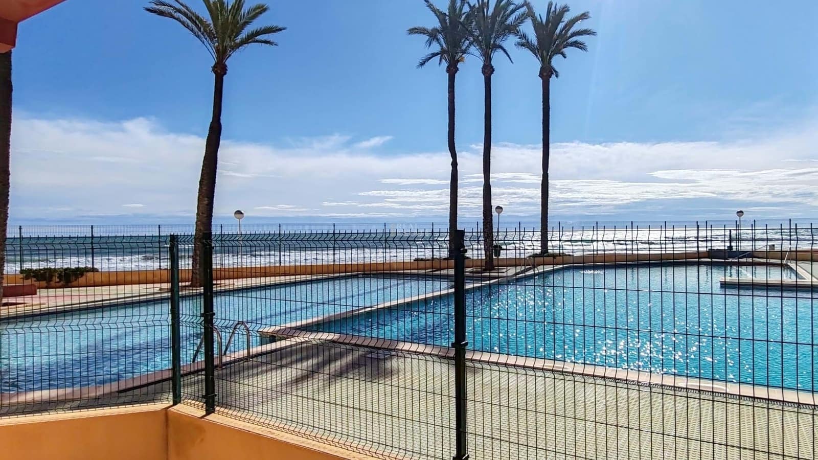 1 chambre Appartement à vendre à La Manga del Mar Menor avec piscine garage - 125 000 € (Ref: 9844038)