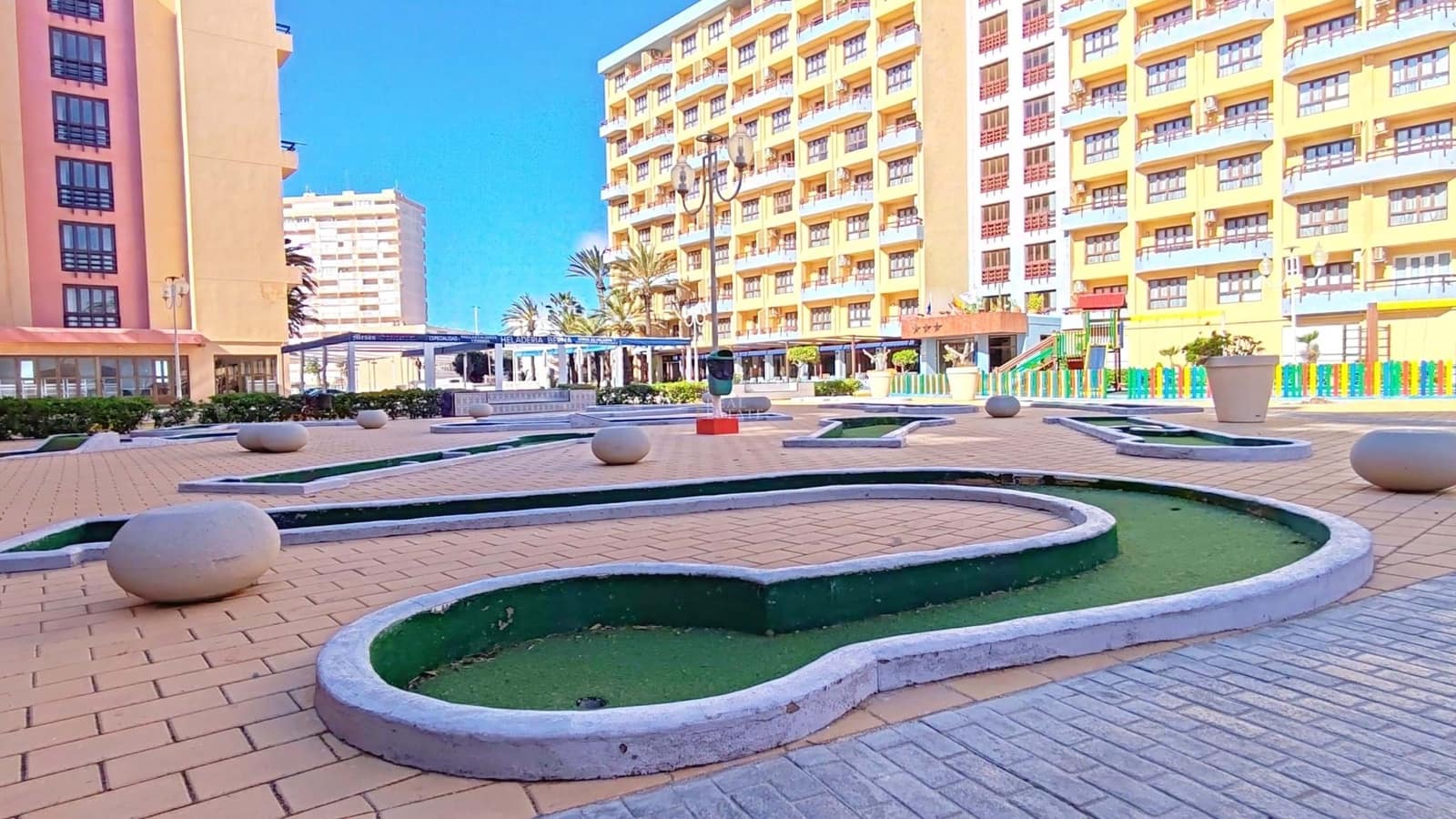1 chambre Appartement à vendre à La Manga del Mar Menor avec piscine garage - 125 000 € (Ref: 9844038)