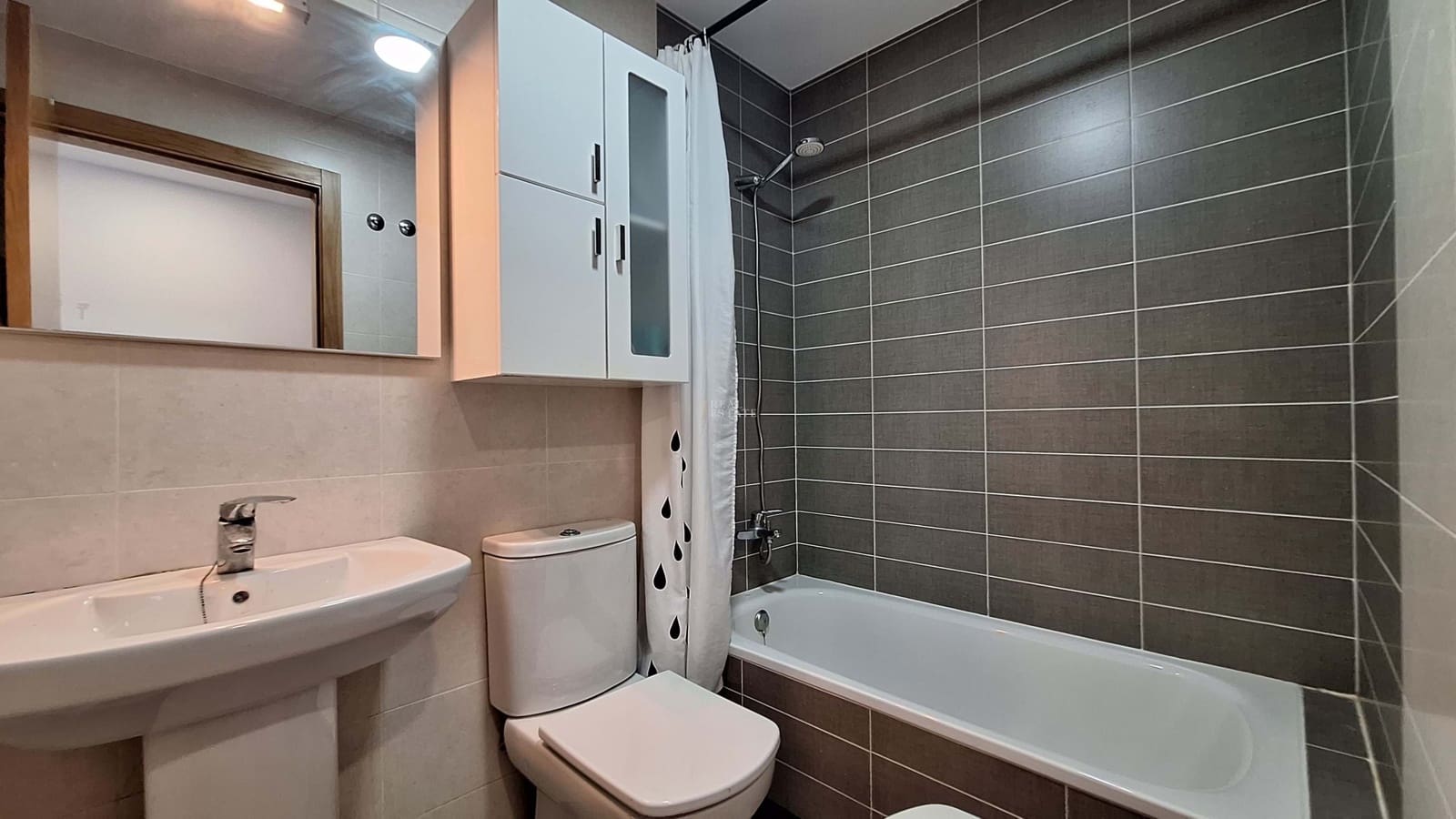 4 bedroom Apartment for sale in Murcia city with garage - € 326,000 (Ref: 9844581)
