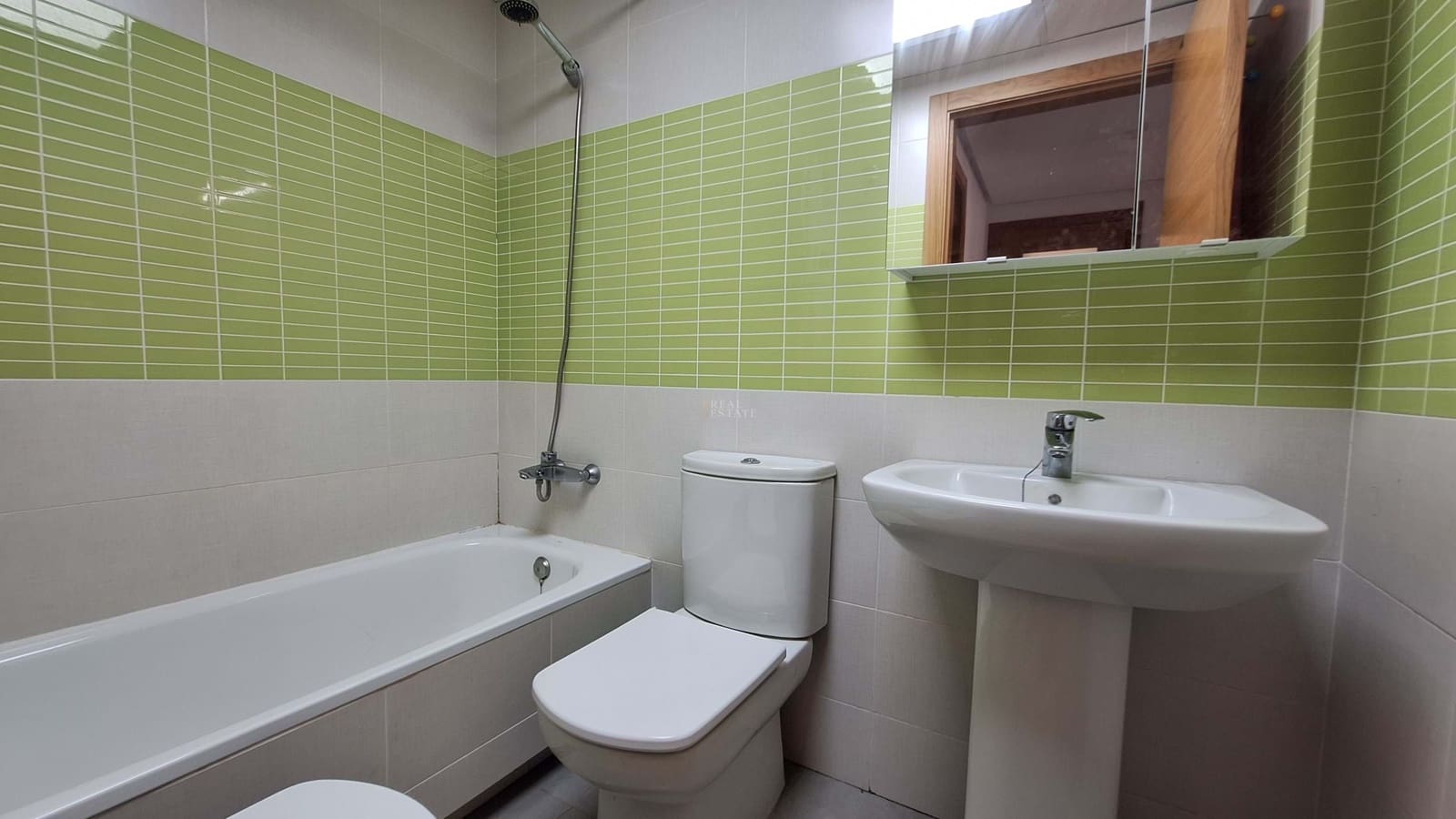4 bedroom Apartment for sale in Murcia city with garage - € 326,000 (Ref: 9844581)