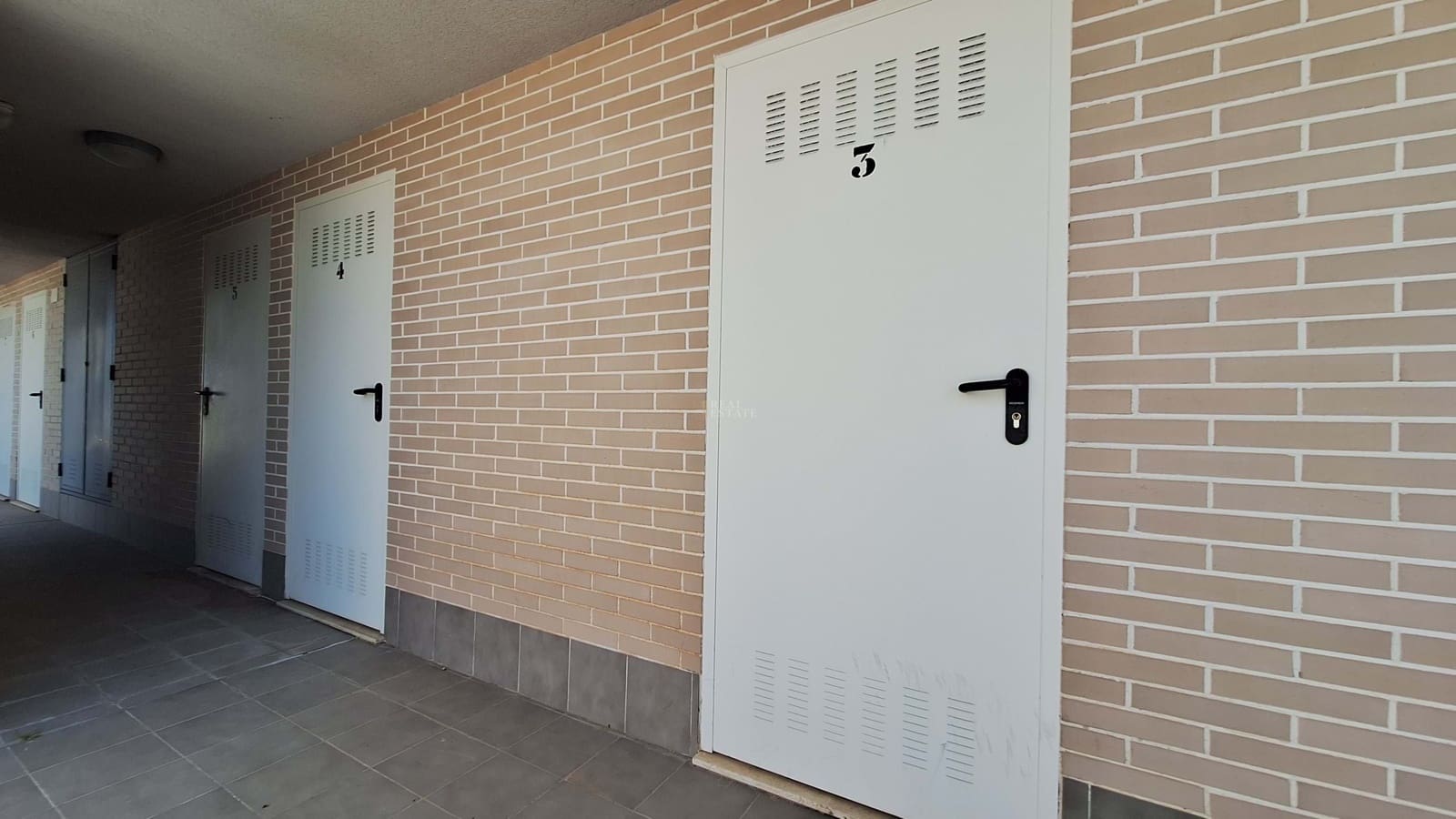 4 bedroom Apartment for sale in Murcia city with garage - € 326,000 (Ref: 9844581)