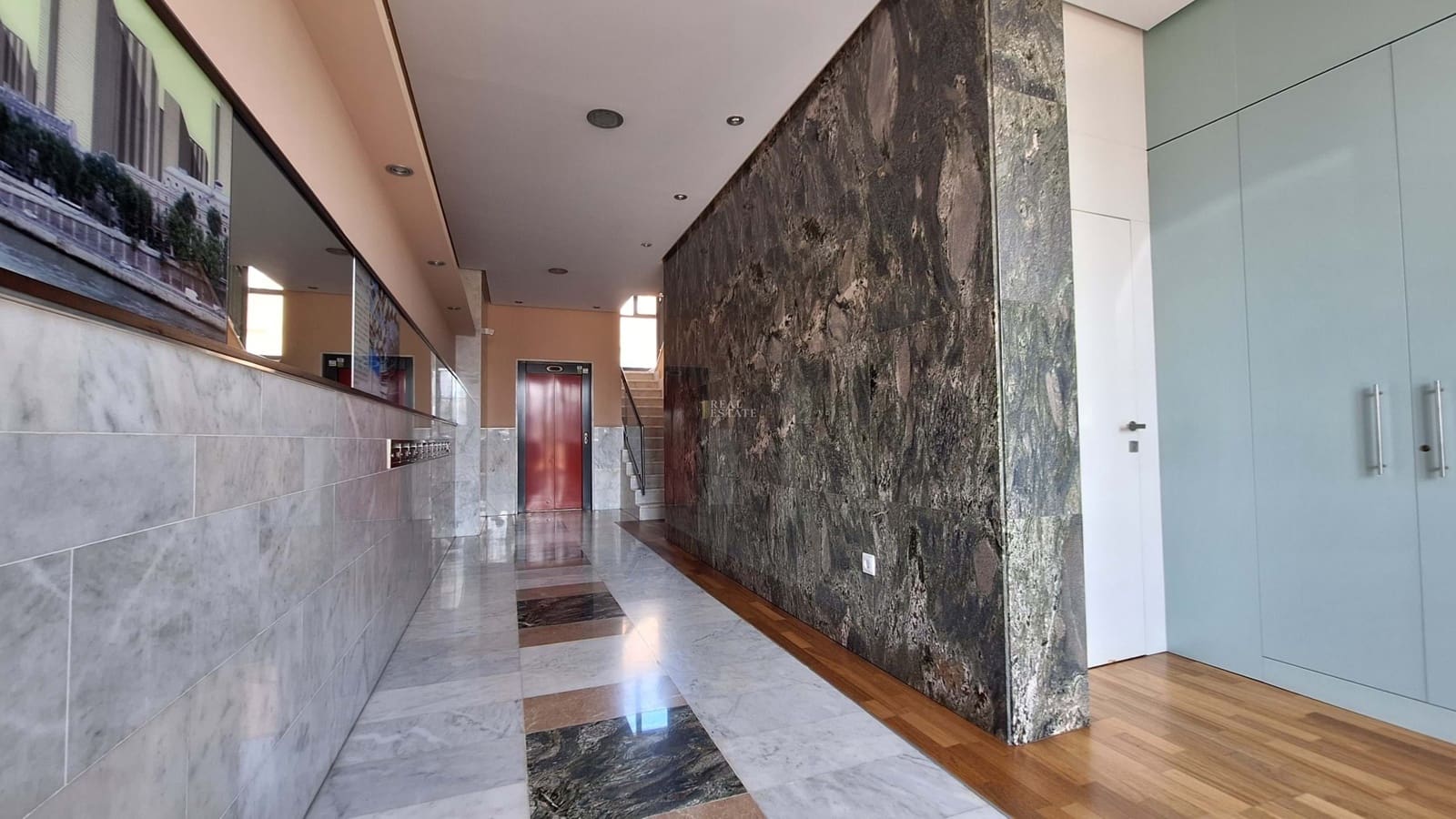4 bedroom Apartment for sale in Murcia city with garage - € 326,000 (Ref: 9844581)