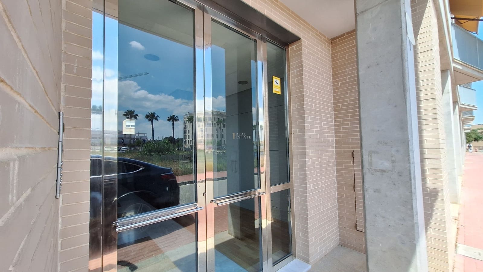 4 bedroom Apartment for sale in Murcia city with garage - € 326,000 (Ref: 9844581)