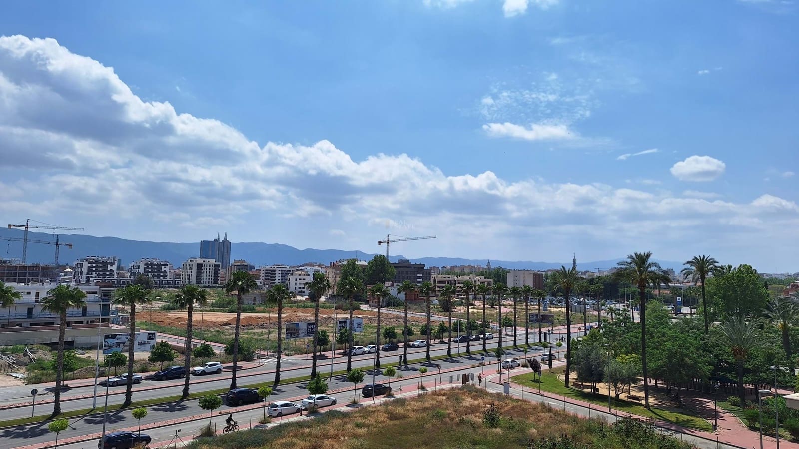 4 bedroom Apartment for sale in Murcia city with garage - € 326,000 (Ref: 9844581)