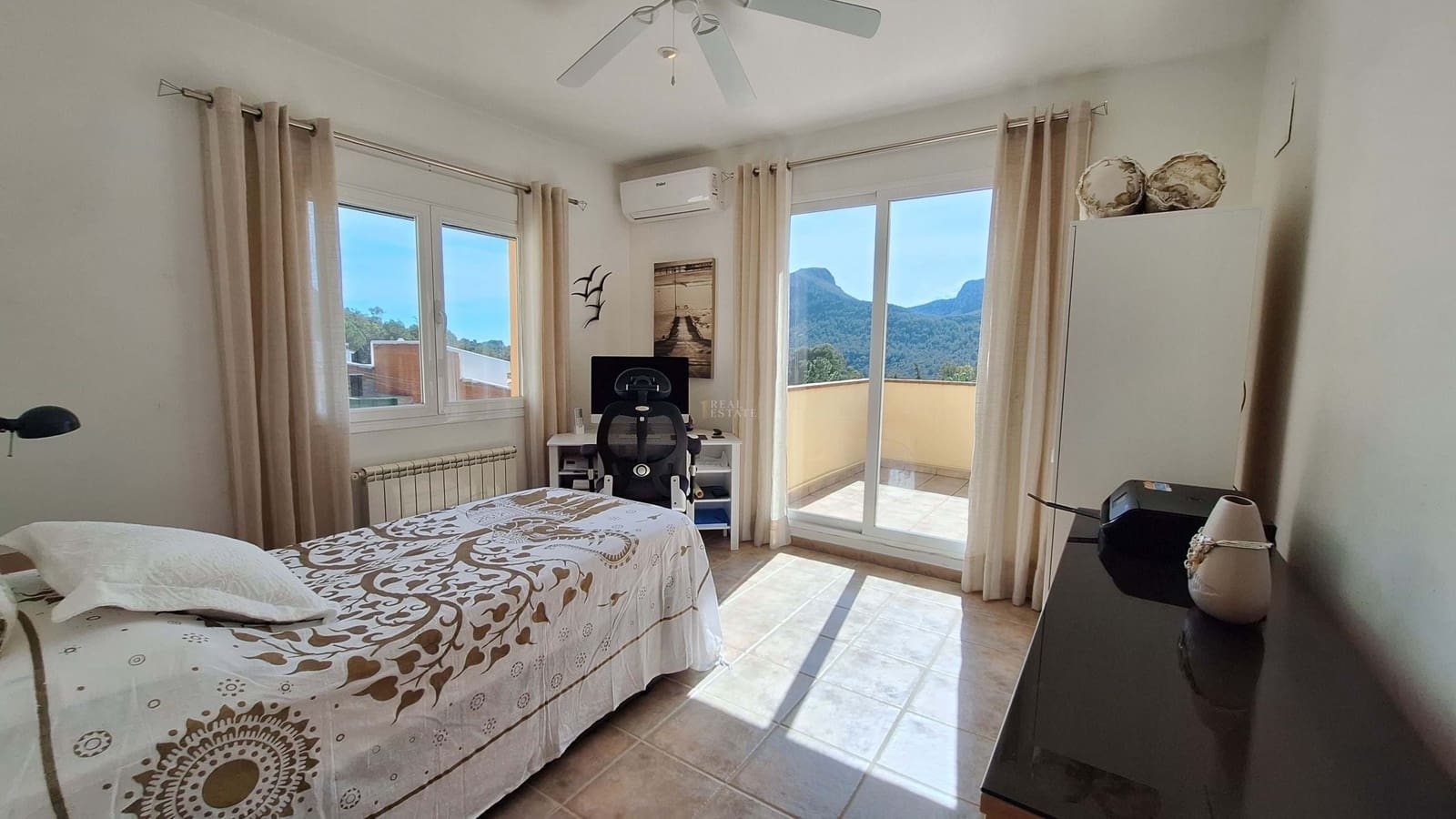 6 bedroom Villa for sale in Barx with pool garage - € 550,000 (Ref: 9848255)