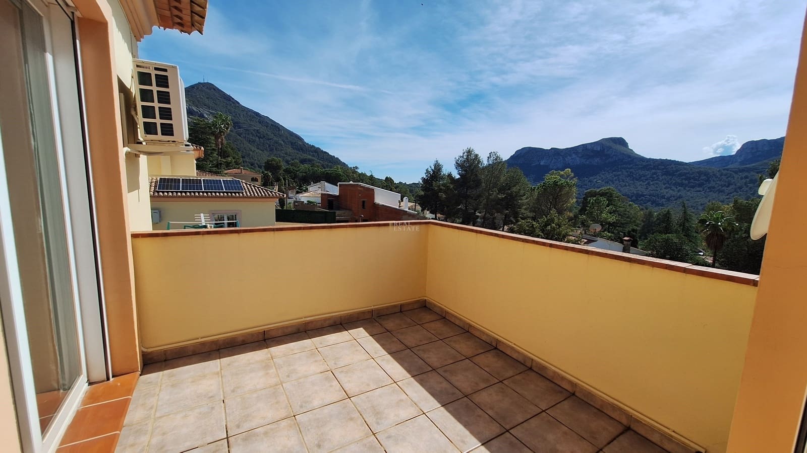 6 bedroom Villa for sale in Barx with pool garage - € 550,000 (Ref: 9848255)