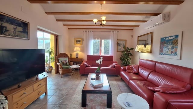 6 chambre Villa/Maison à vendre à Barx avec piscine garage - 550 000 € (Ref: 9848255)