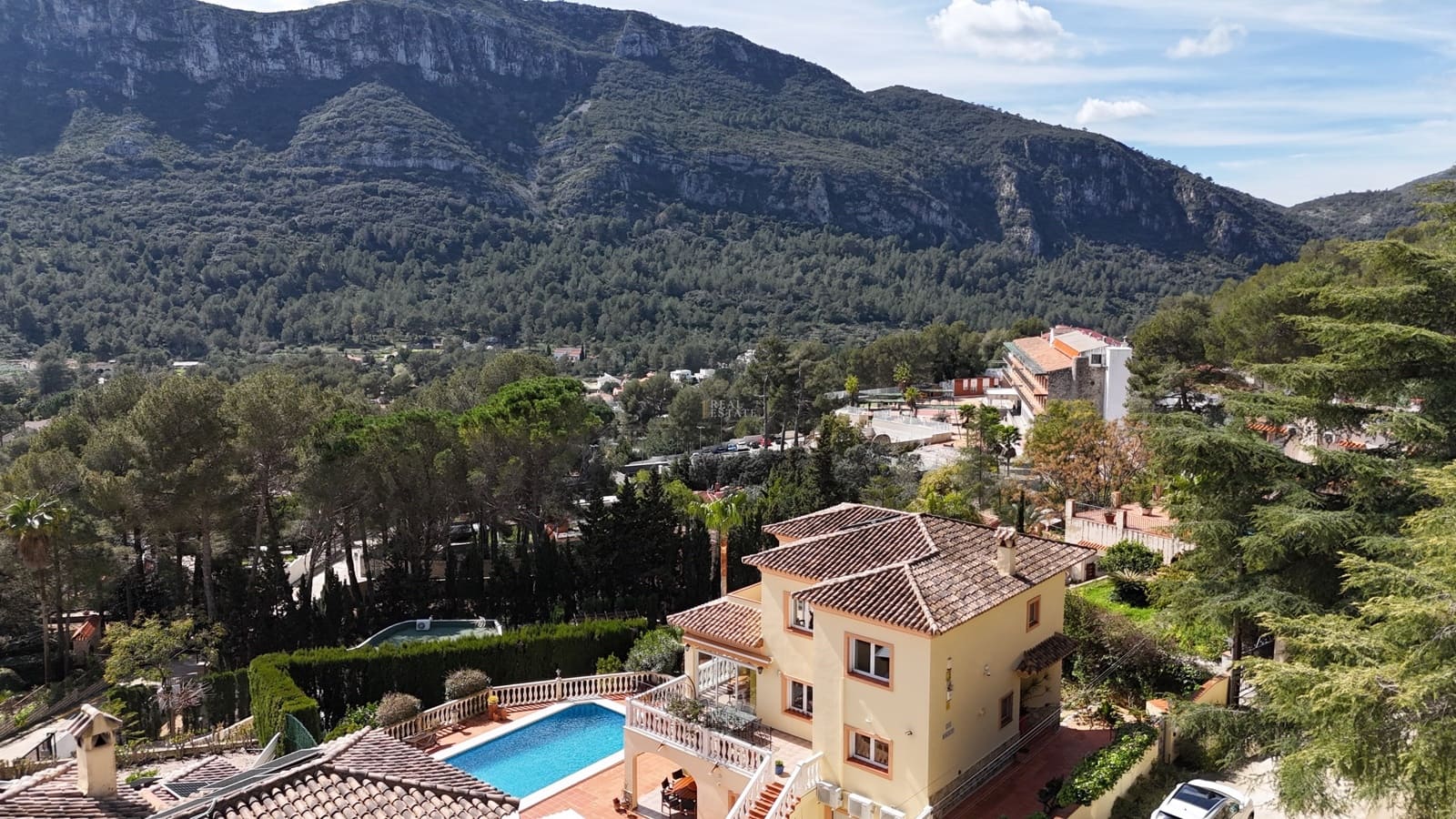 6 bedroom Villa for sale in Barx with pool garage - € 550,000 (Ref: 9848255)