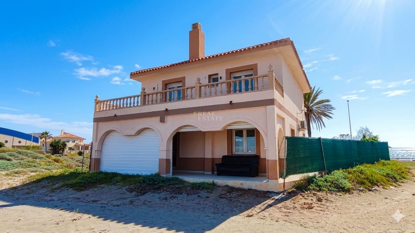 3 sovrum Villa till salu i La Manga del Mar Menor med pool garage - 699 000 € (Ref: 9849935)