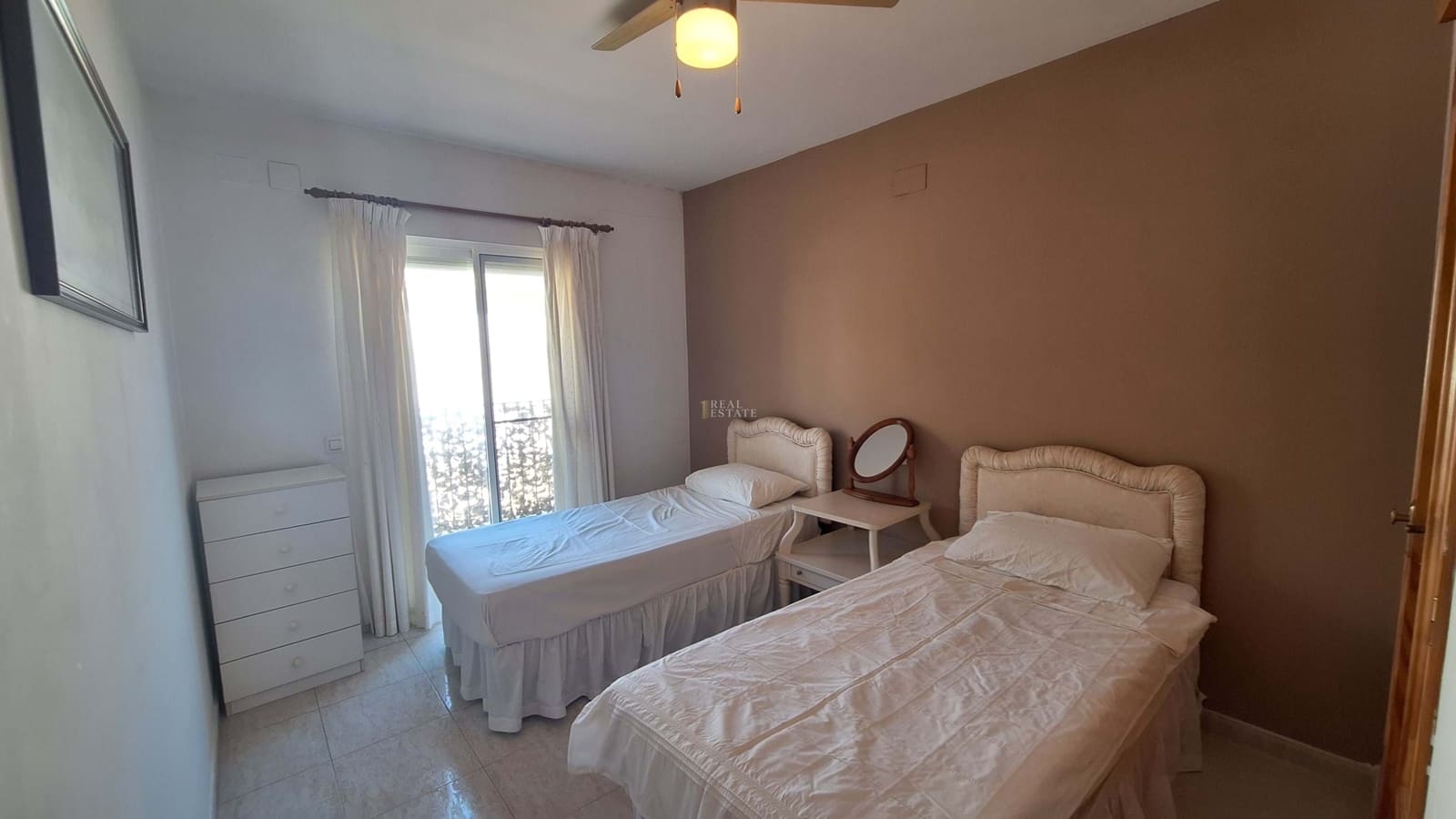 Casa de 3 habitaciones en Orba en venta con garaje - 285.000 € (Ref: 9854533)
