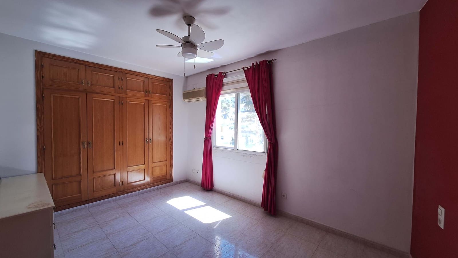 Casa de 3 habitaciones en Orba en venta con garaje - 285.000 € (Ref: 9854533)