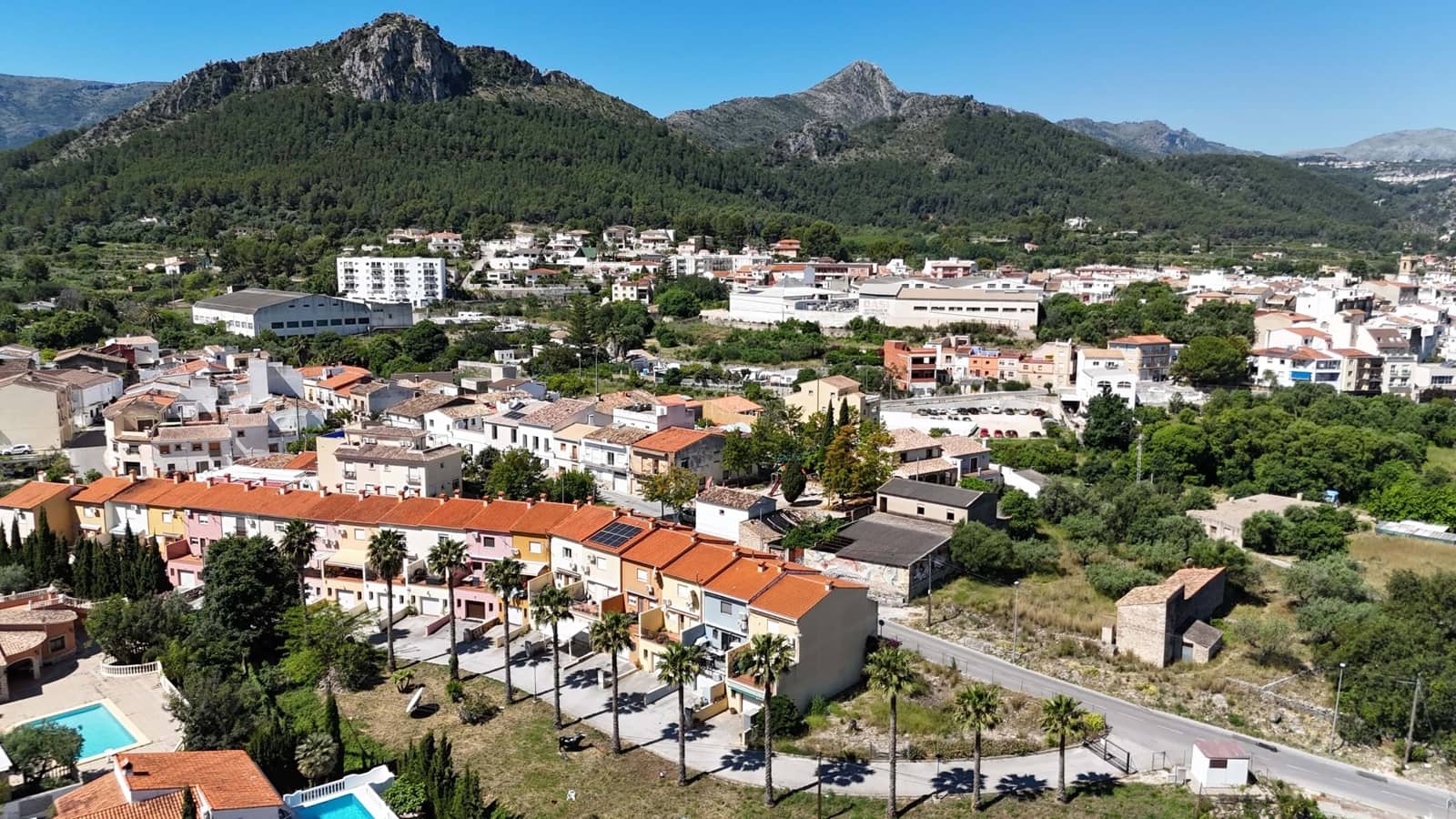 Casa de 3 habitaciones en Orba en venta con garaje - 285.000 € (Ref: 9854533)