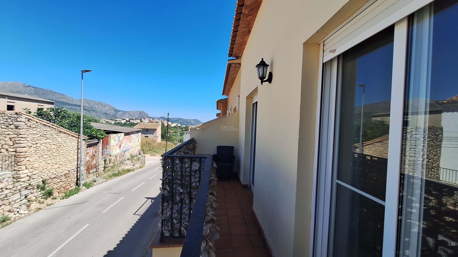 Casa de 3 habitaciones en Orba en venta con garaje - 285.000 € (Ref: 9854533)