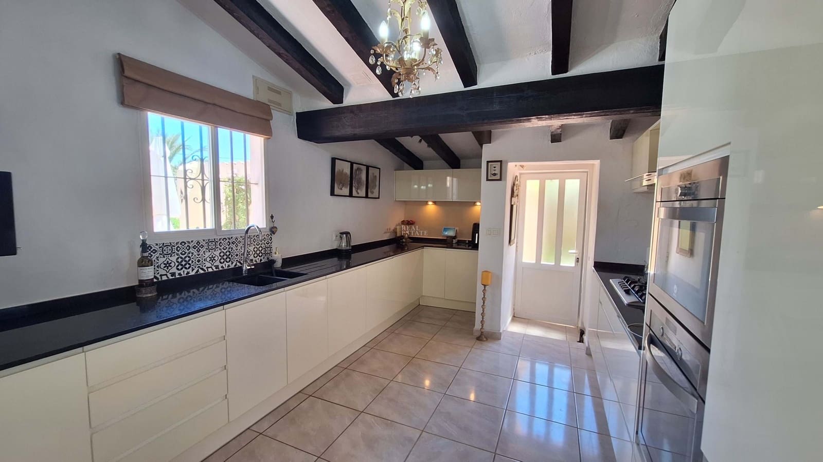 6 sovrum Villa till salu i Orba med pool garage - 525 000 € (Ref: 9867949)