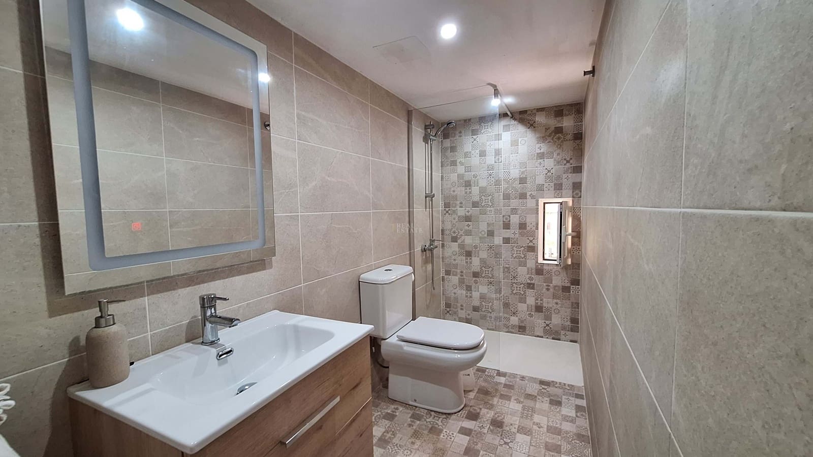6 sovrum Villa till salu i Orba med pool garage - 525 000 € (Ref: 9867949)
