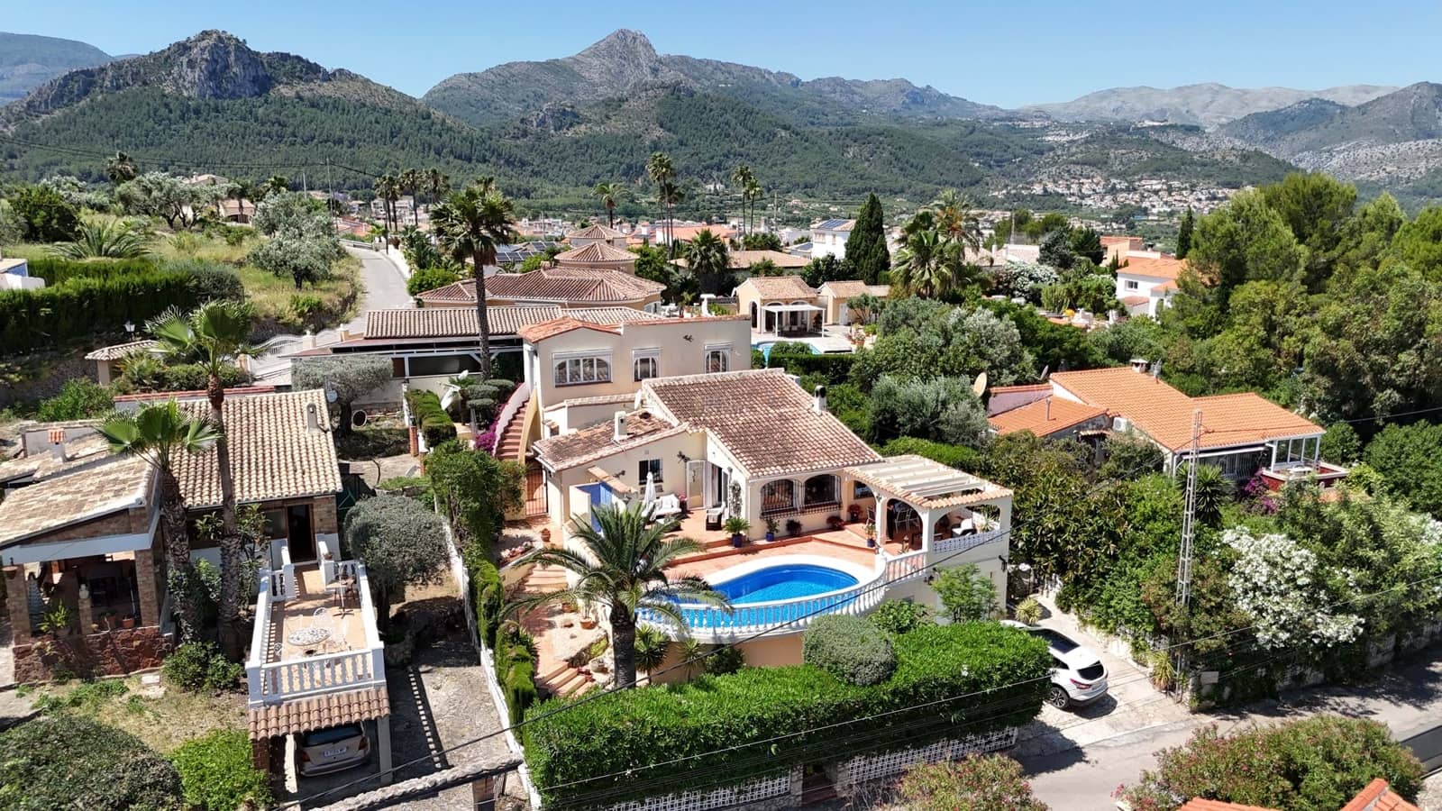 6 sovrum Villa till salu i Orba med pool garage - 525 000 € (Ref: 9867949)