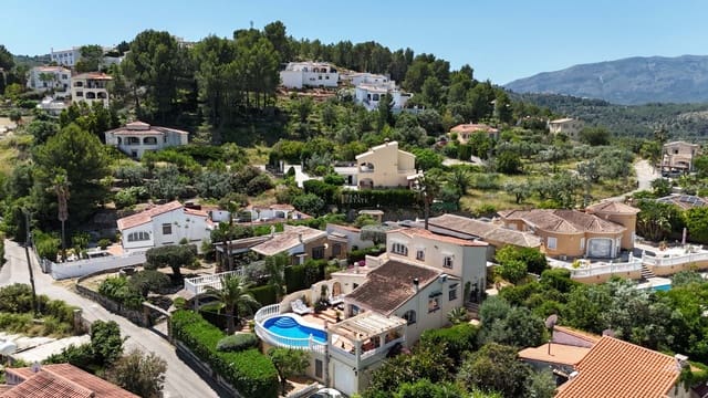 6 sovrum Villa till salu i Orba med pool garage - 525 000 € (Ref: 9867949)