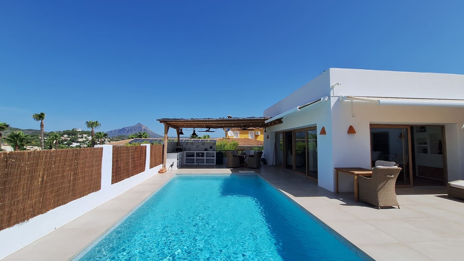 3 bedroom Villa for sale in Javea / Xabia with pool - € 840,000 (Ref: 9918922)