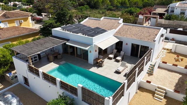 3 soverom Villa til salgs i Javea / Xàbia med svømmebasseng - € 825 000 (Ref: 9918922)