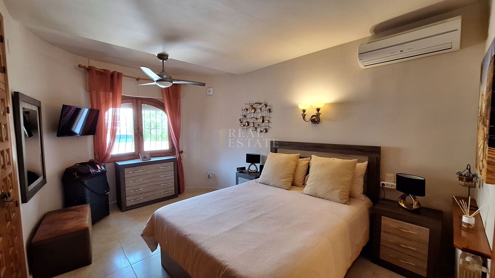 4 soveværelse Villa til salg i Moraira med swimmingpool garage - € 650.000 (Ref: 9938758)