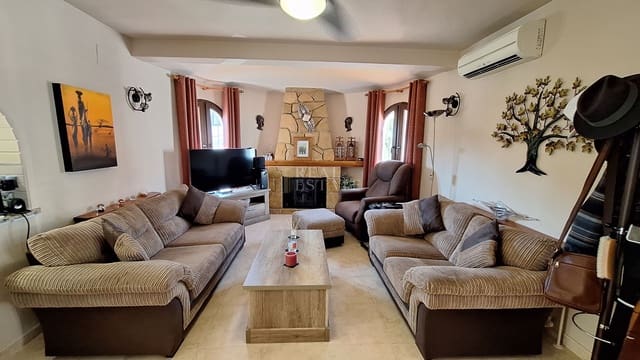 4 soveværelse Villa til salg i Moraira, Teulada-Moraira med swimmingpool garage - € 650.000 (Ref: 9938758)