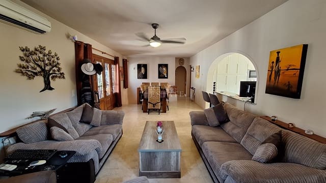 4 soveværelse Villa til salg i Moraira, Teulada-Moraira med swimmingpool garage - € 650.000 (Ref: 9938758)