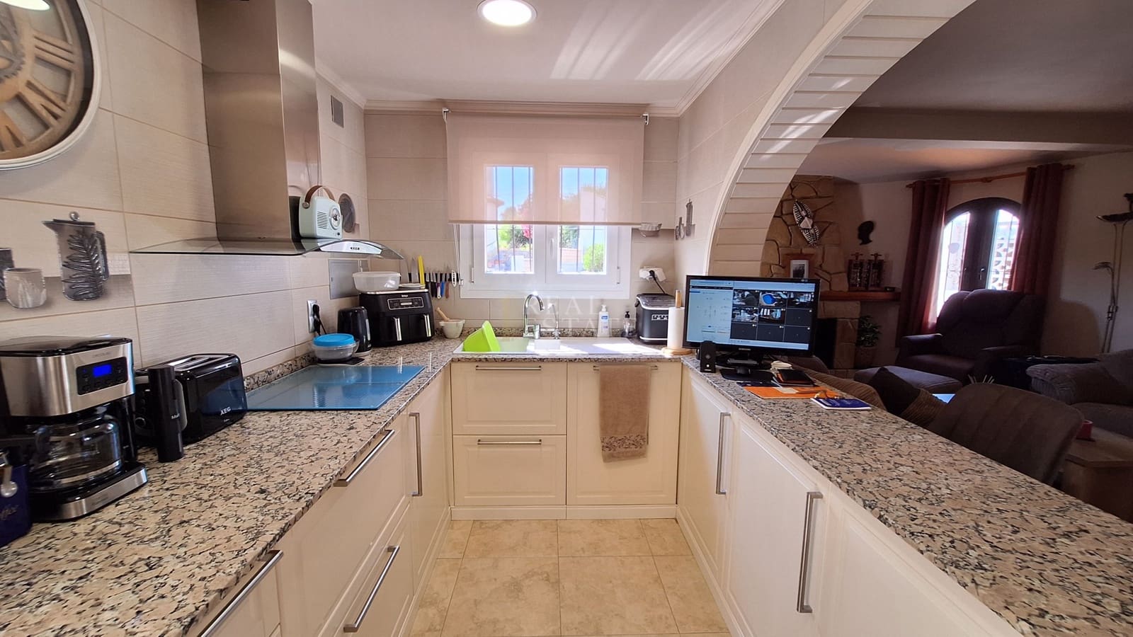 4 soveværelse Villa til salg i Moraira med swimmingpool garage - € 650.000 (Ref: 9938758)