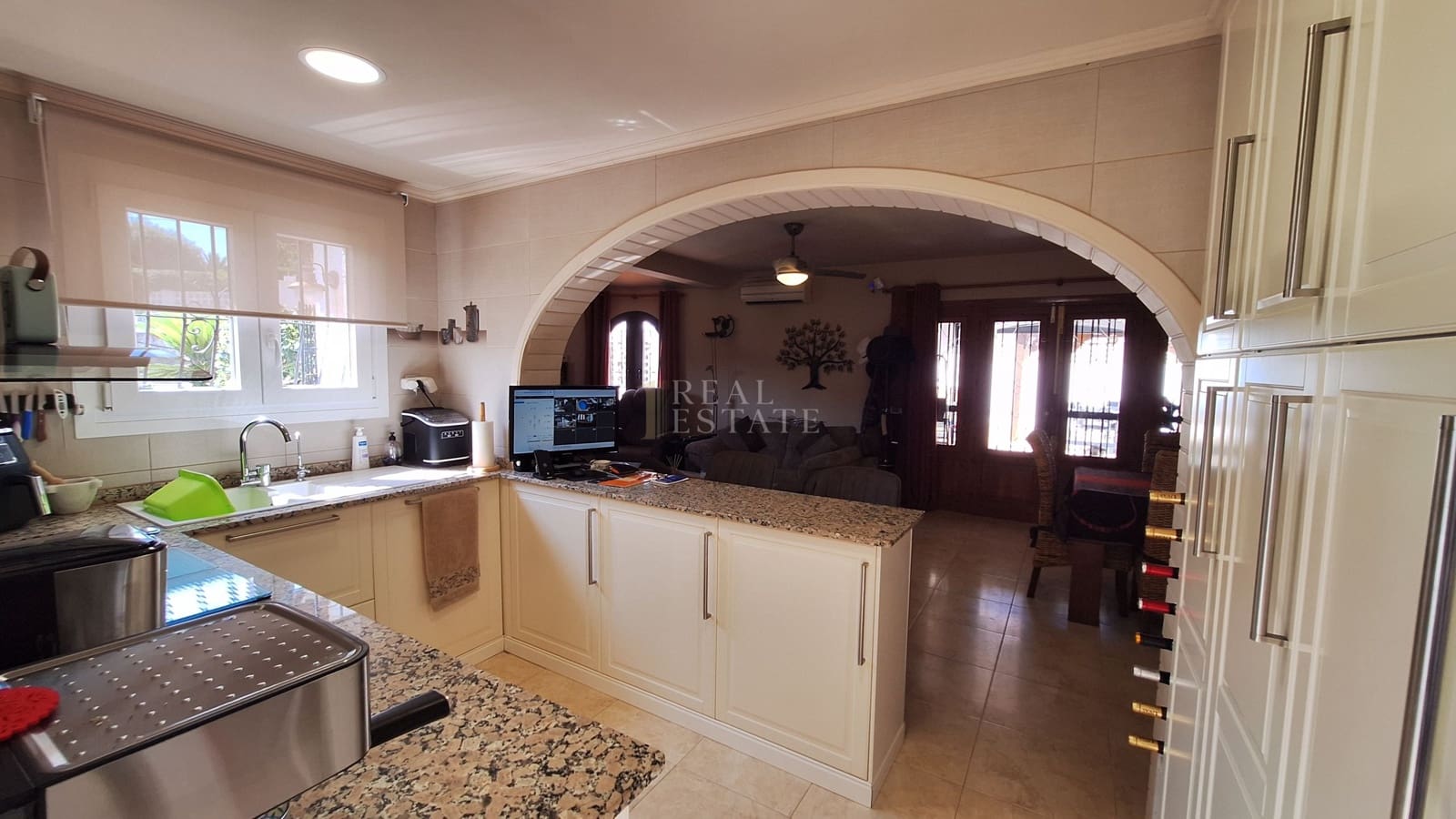 4 soveværelse Villa til salg i Moraira med swimmingpool garage - € 650.000 (Ref: 9938758)