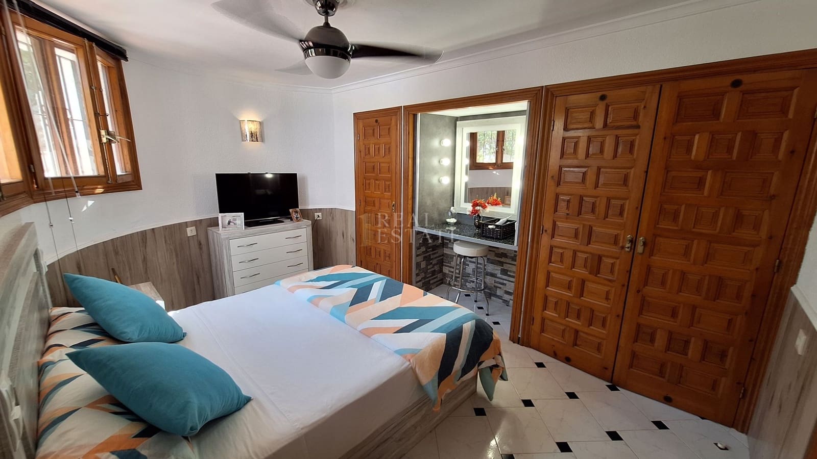 4 soveværelse Villa til salg i Moraira med swimmingpool garage - € 650.000 (Ref: 9938758)