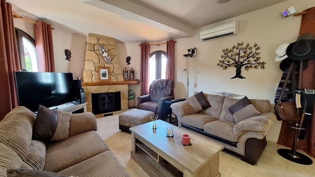 4 soveværelse Villa til salg i Moraira, Teulada-Moraira med swimmingpool garage - € 650.000 (Ref: 9938758)
