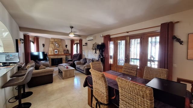 4 soveværelse Villa til salg i Moraira, Teulada-Moraira med swimmingpool garage - € 650.000 (Ref: 9938758)