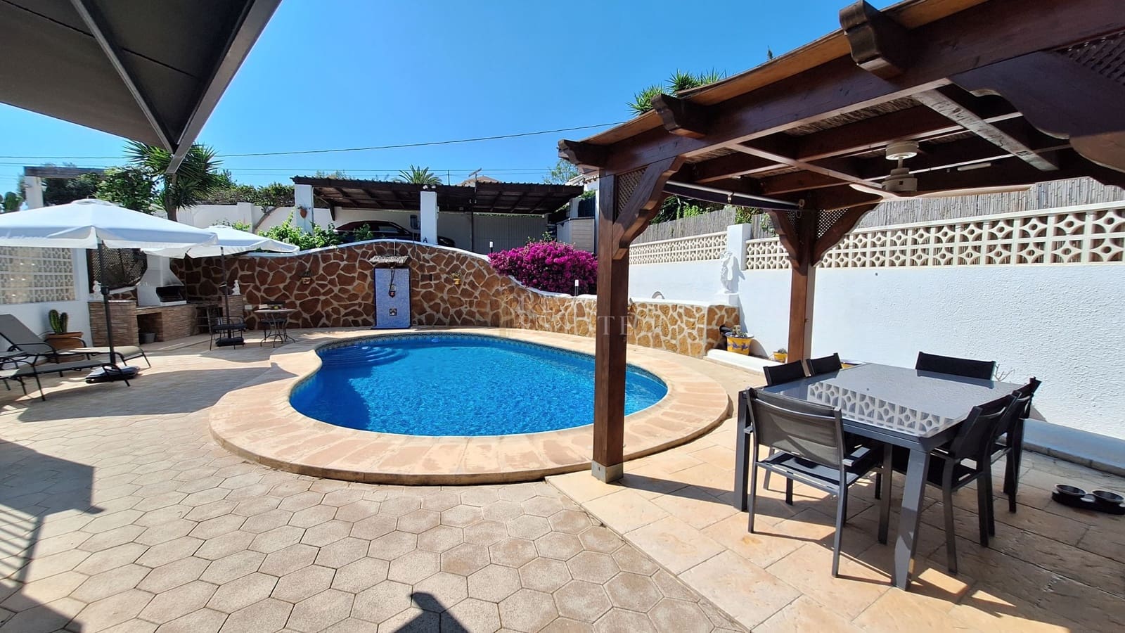 4 soveværelse Villa til salg i Moraira med swimmingpool garage - € 650.000 (Ref: 9938758)