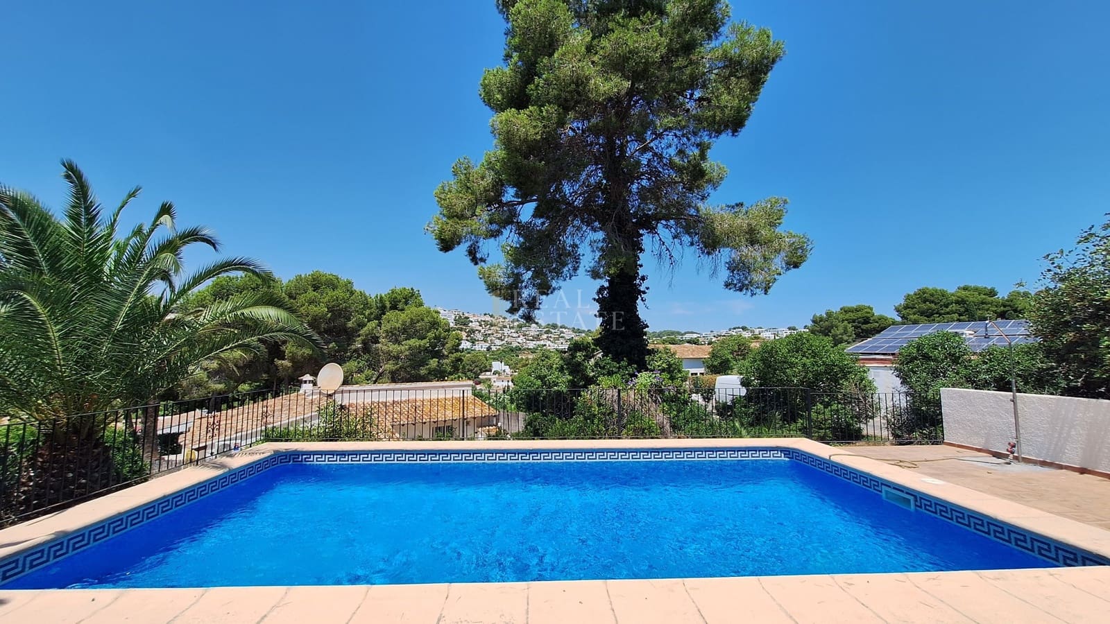 2 bedroom Villa for sale in Moraira with pool - € 425,000 (Ref: 9939140)