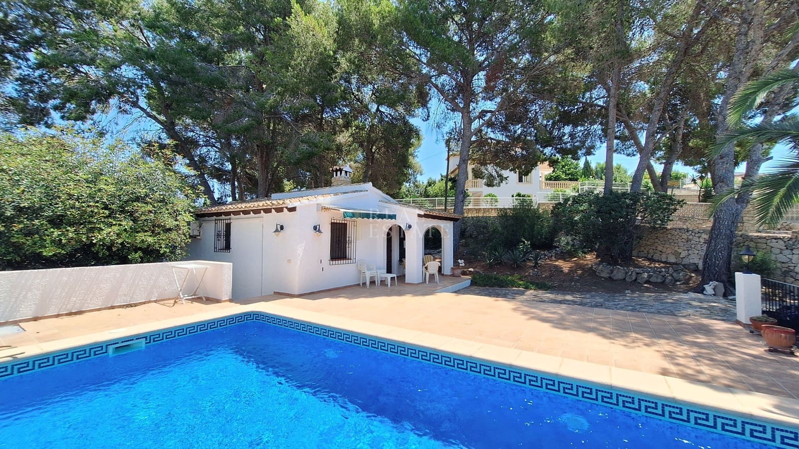 2 bedroom Villa for sale in Moraira with pool - € 425,000 (Ref: 9939140)